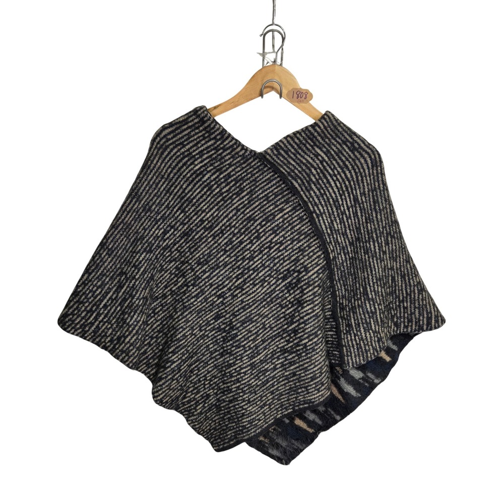 Eyeful Reversible Knit Poncho Navy Blue Cream Abstract Geometric Wrap One Size